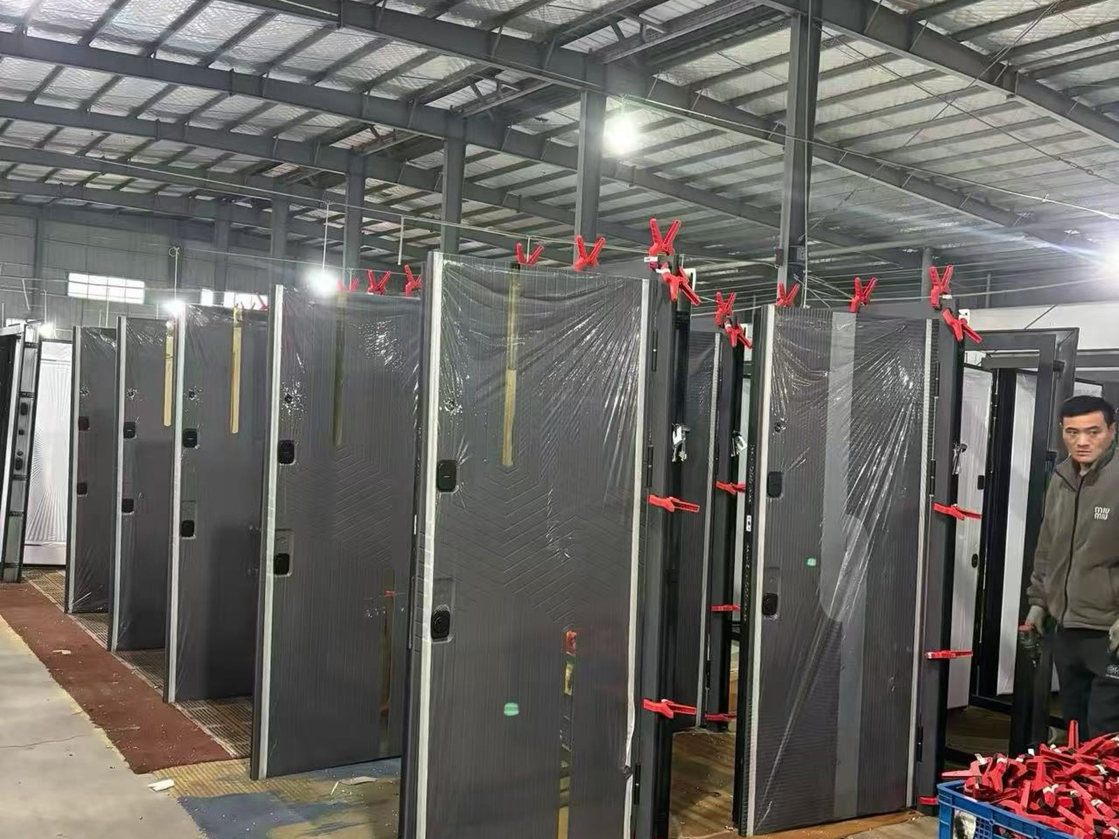 SJ DOORS factory and team in Foshan
