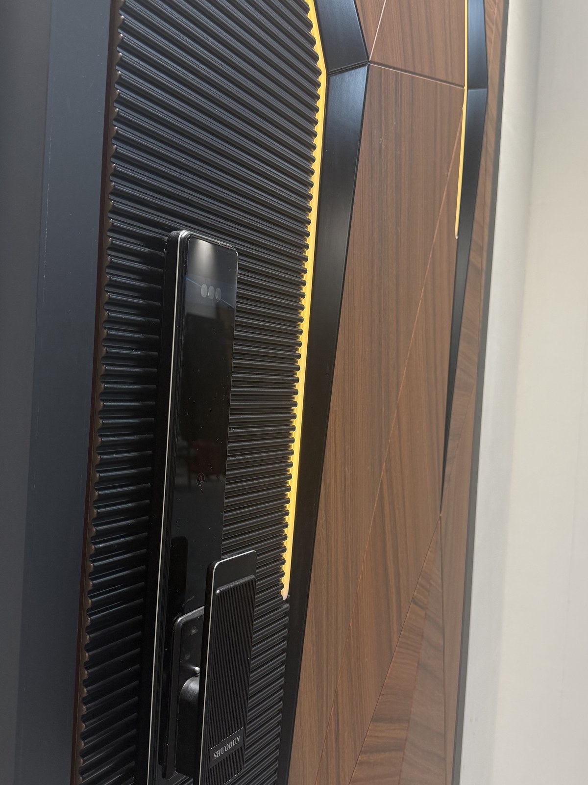 Aluminum Entry Doors detail
