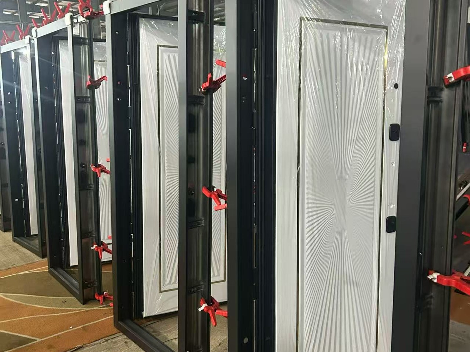 Quality inspection with a checklist and a finished door